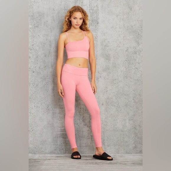 NWOT! Alo Yoga ‘Offset Bralette’ - Picture 3 of 10